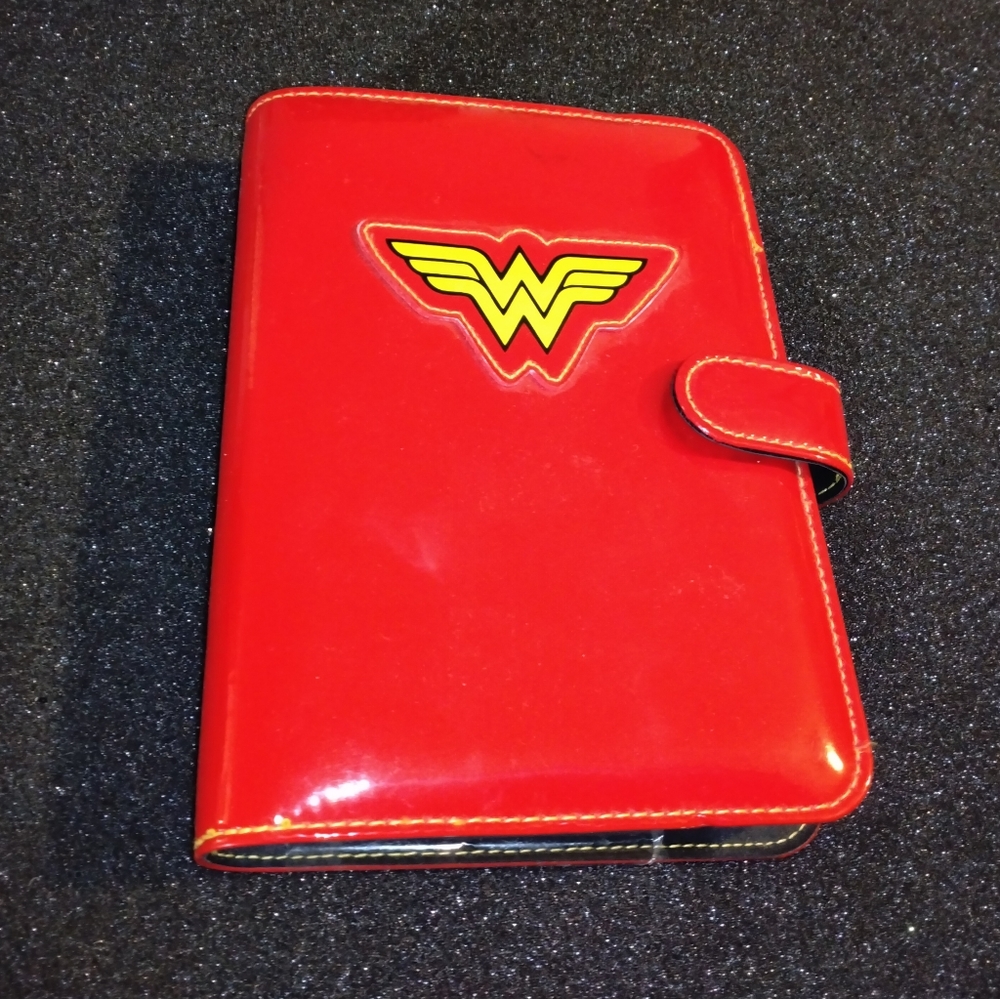RARE Wonder Woman Organizer Ringbound September 1 2003 by DC Comics OUT OF PRINT